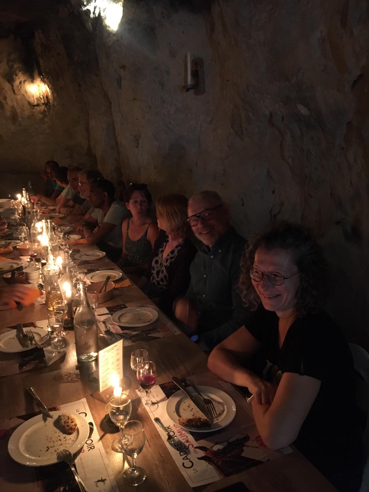 Déjeuner dans les caves de Marson 